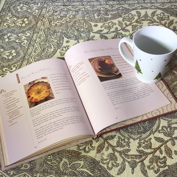 Starbucks 1994 vintage coffee cookbook and 2011 Christmas mug Great gift set! - Picture 4 of 8